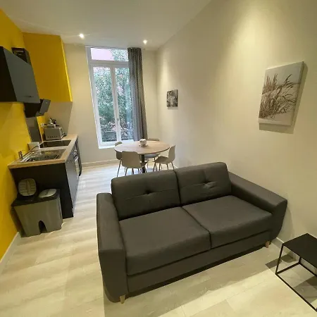 Apartment T2 Rez-de-chaussee 40 M2 Les Bains Linge De Lit Et De Toilette Non Fournis *